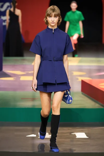 Look 60